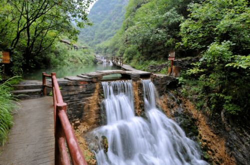旅游 避暑度假好去处,双龙湾旅游度假区打响暑期假日旅游 第一枪